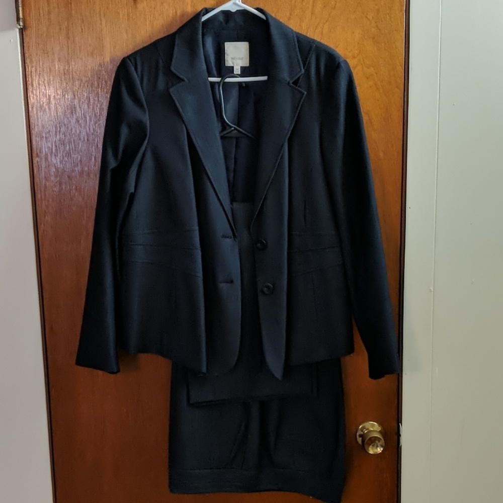 Pant suit